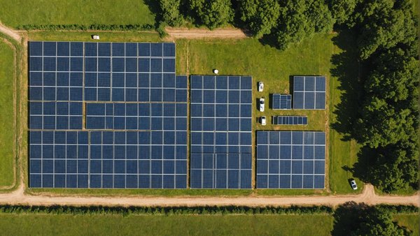 Installer des panneaux solaires pour un avenir durable dans les landes